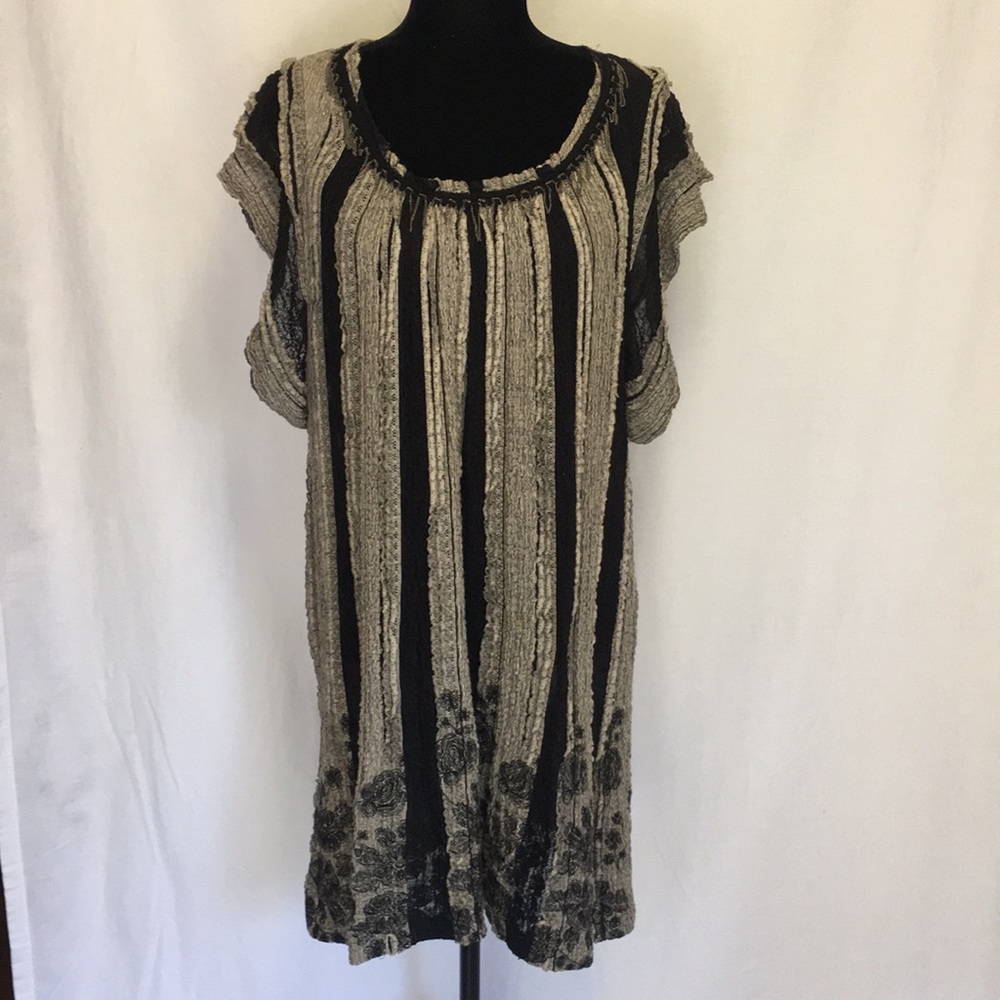 3/$20 Passion Concept Tunic Top.